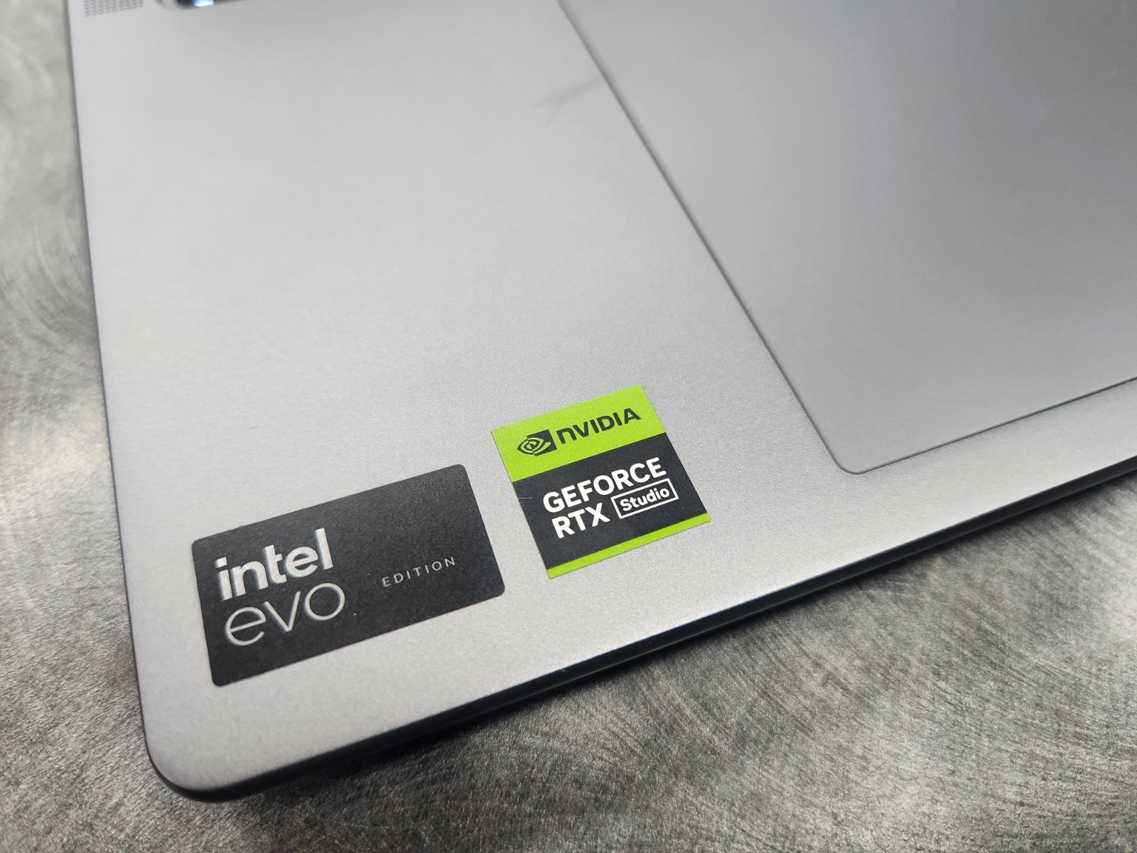 Lenovo Yoga Pro 9 16IMH9