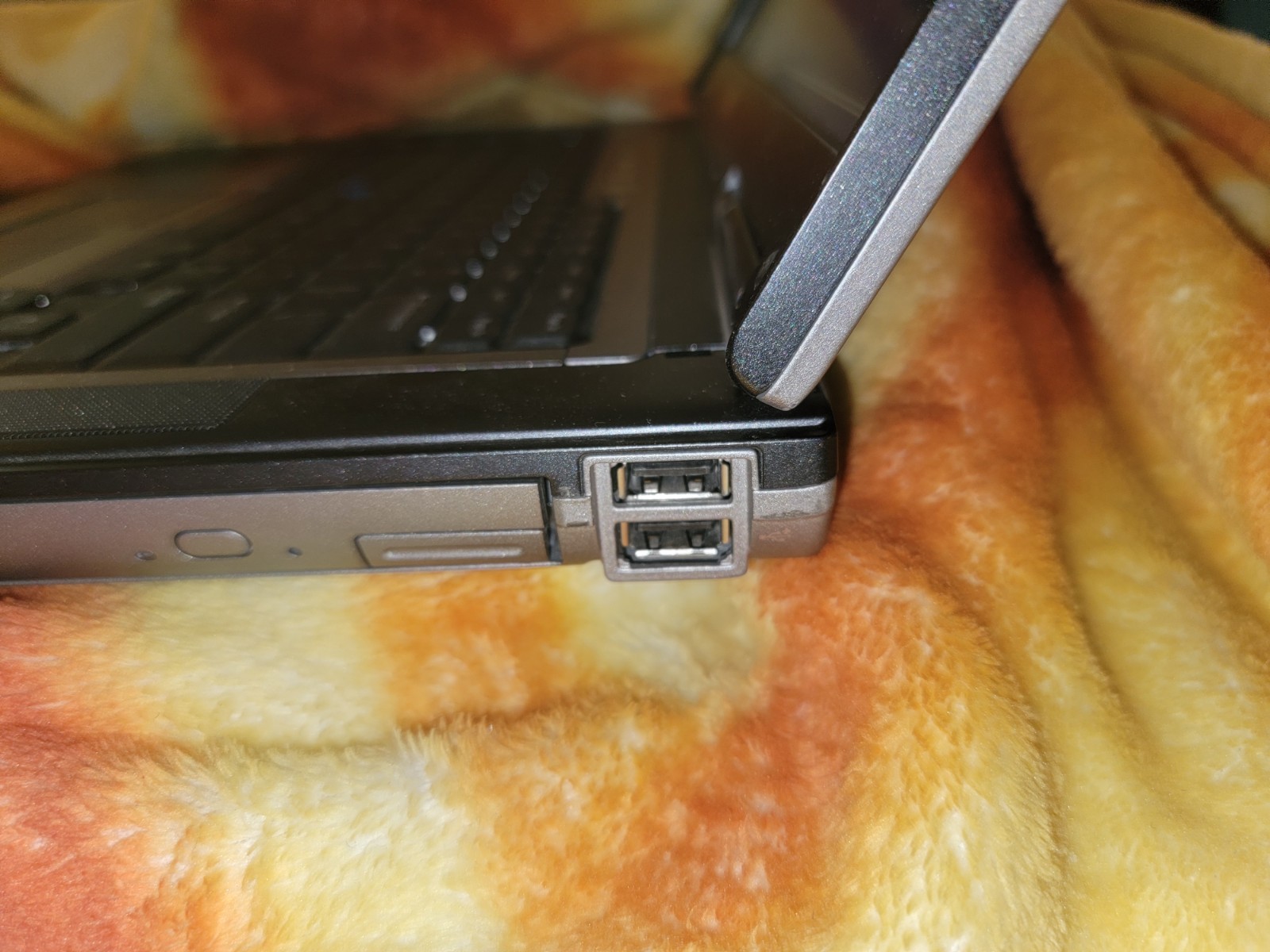 Dell D820 Lattitude Laptop – Intel Centrino Duo- Passed Tests on XP- for PARTS