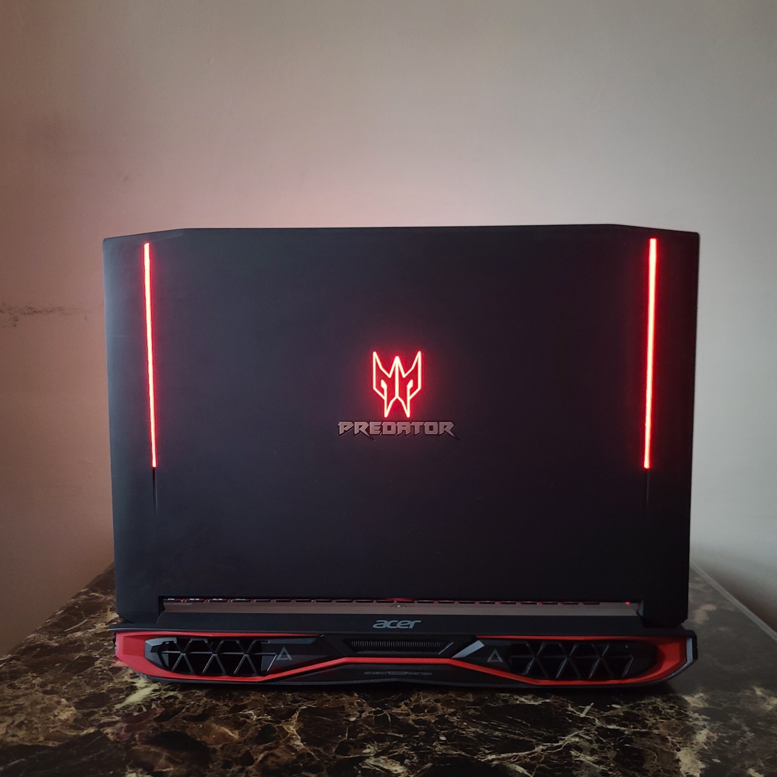 PREDATOR GX-792 GAMING LAPTOP CORE i7-7700HQ 16GB RAM GTX 1080 512GB NVME