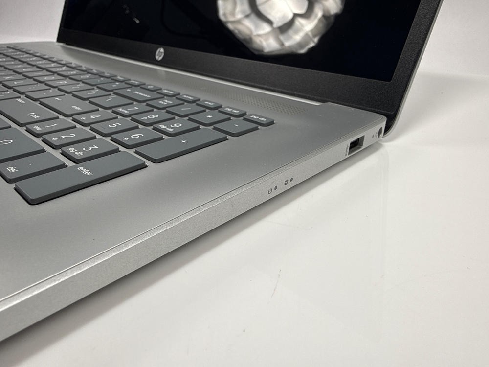 HP 17.3in Touchscreen Laptop i7 32GB RAM 2TB SSD Windows 11 Pro Silver