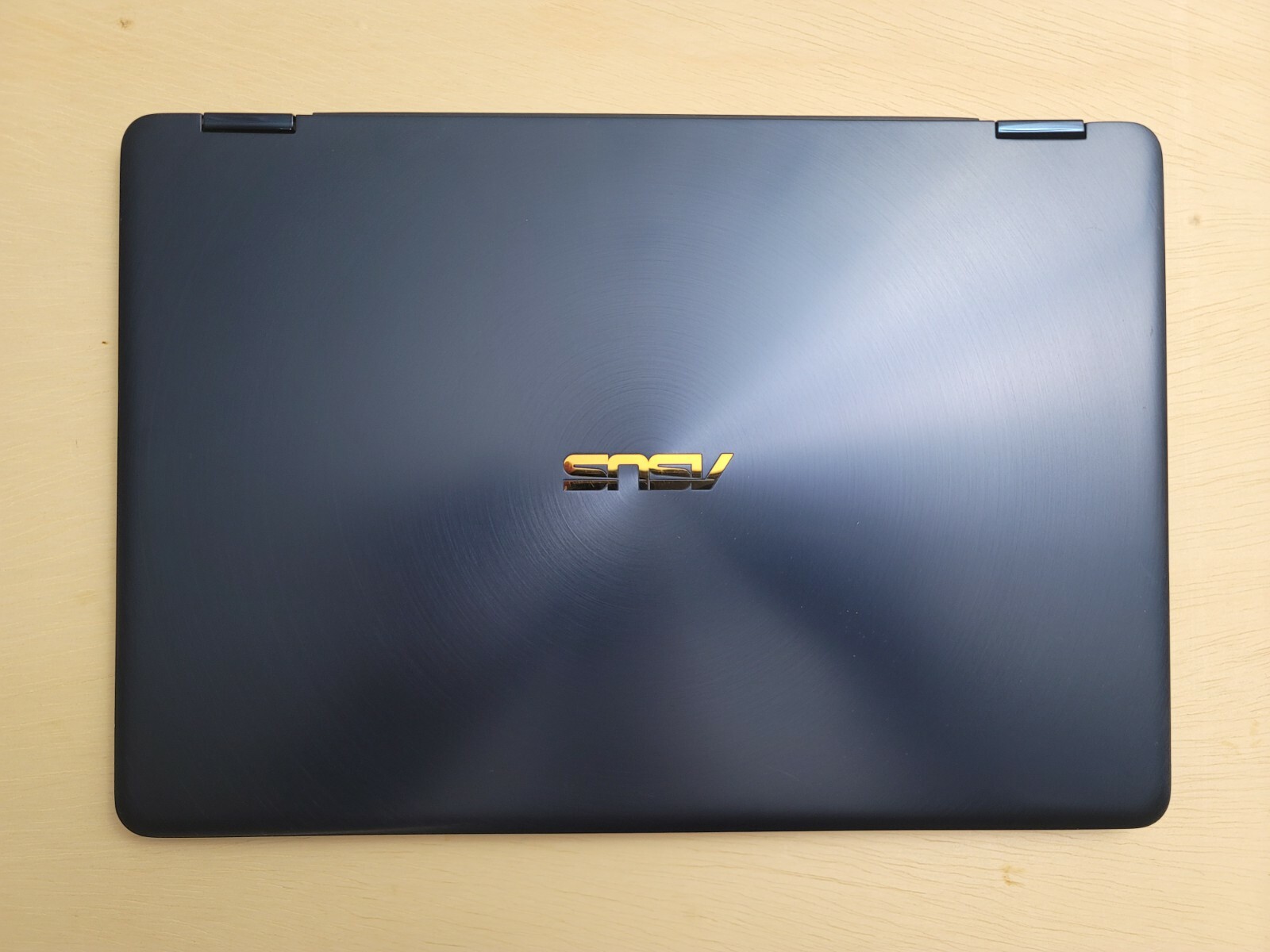 ASUS ZenBook Flip S 13″ FHD Touch 2-in-1: i7-8550U 16GB RAM 512GB SSD