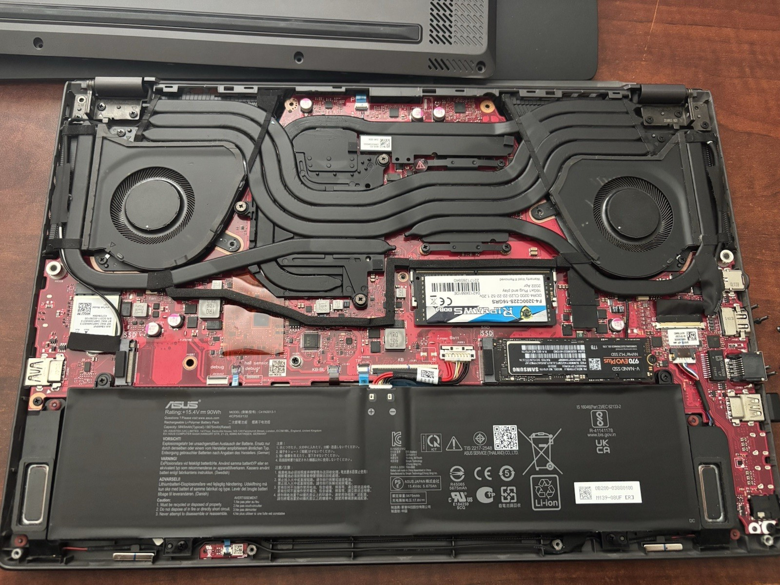 ASUS ROG Zephyrus G15 (2021)-15.6″ 1440p-Ryzen 9 5900 HS-RTX 3080-24GB-1TB-READ!