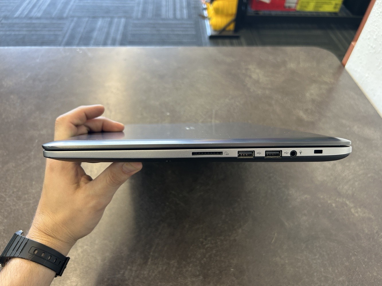 ASUS K501U Intel Core i7-6500U, GTX 960M (PARTS ONLY, Stuck in BIOS)