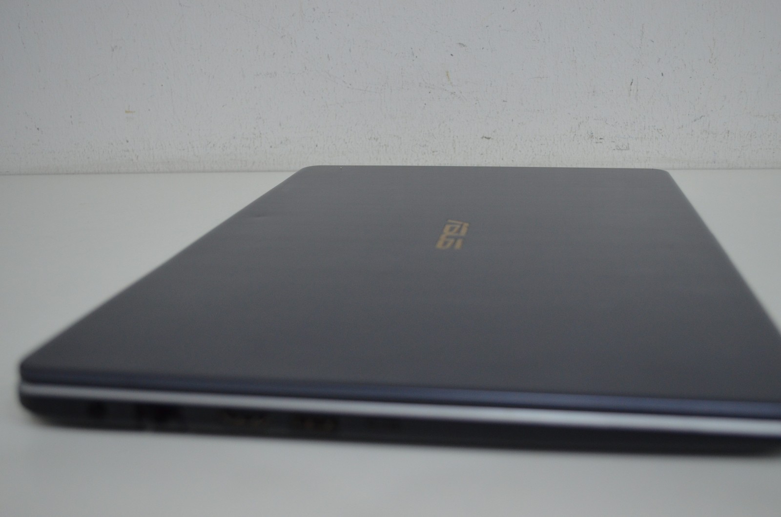 ASUS VivoBook X505Z – AMD Ryzen 3 2200U – 4GB RAM – 1TB HDD – WIN11