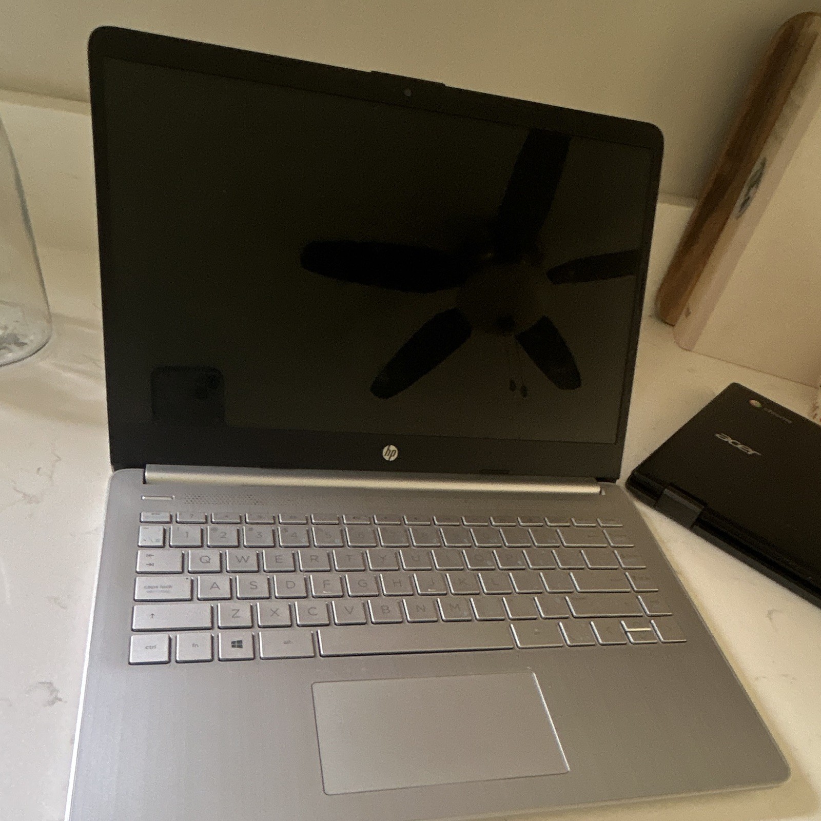 HP Laptop – 14-fq0008ca AMD 3020e processor 4 GB of RAM webcam
