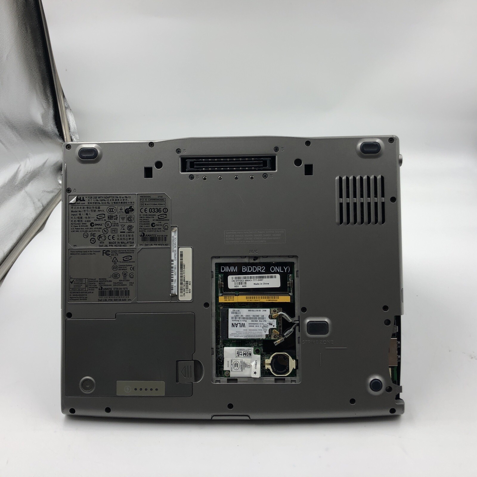 Dell Latitude D520 Laptop Intel Core 2 Duo 1.66 1GB NO HDD/OS Bad Battery (PART)
