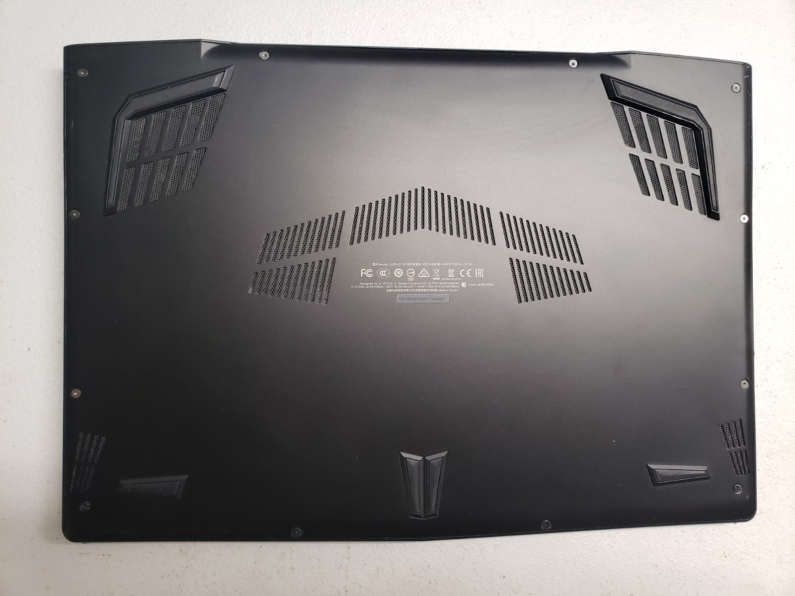 AORUS X5X7 i7-7820HK 2.90Ghz 16Gb DDR4 256Gb Nvme SSD 8GB GTX 1070 GPU 15.6″ LED