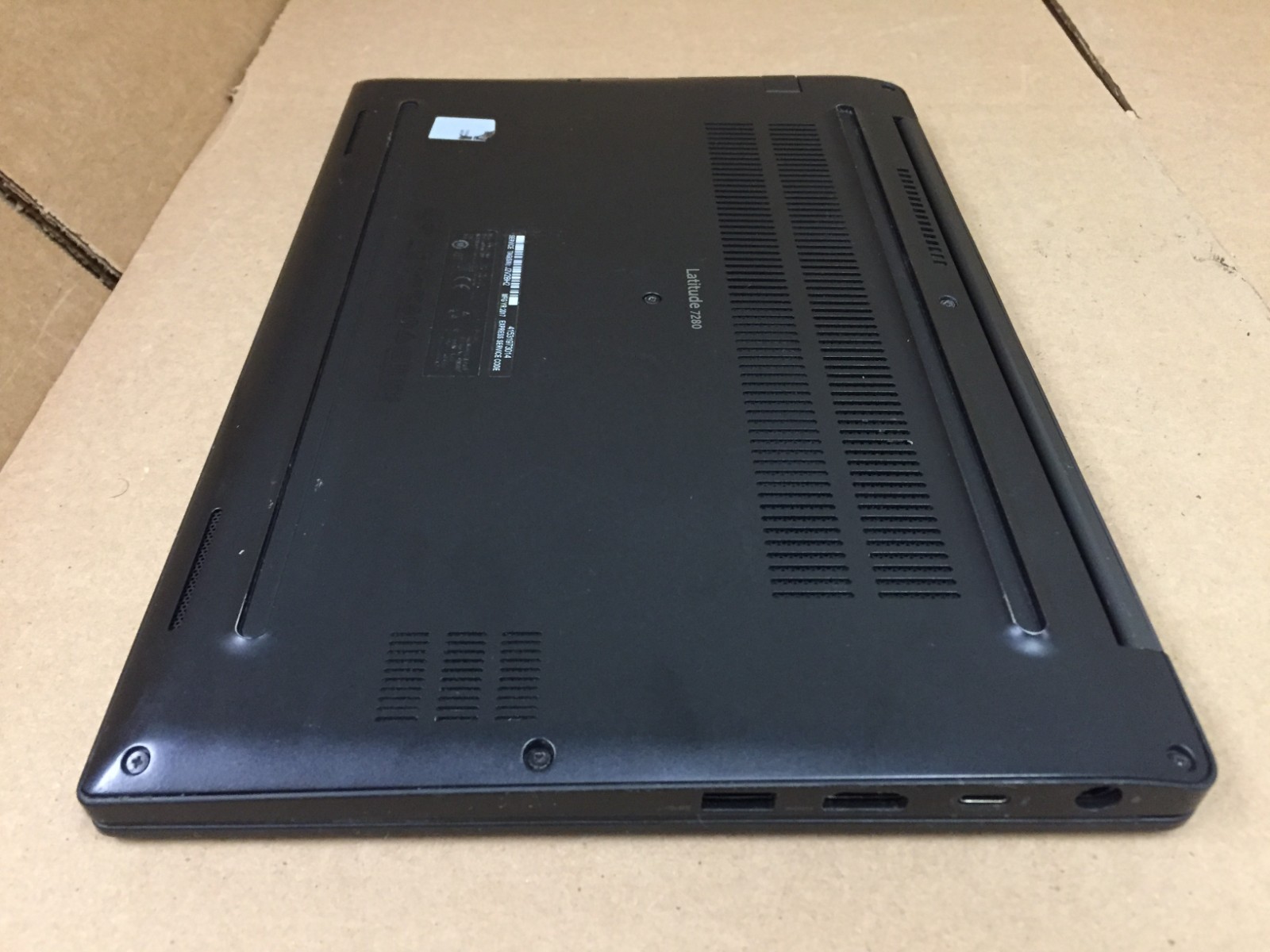 Dell Latitude 7280 12.5″ FHD Touch Screen i7-7600U 2.8GHz 16GB RAM 256GB SSD