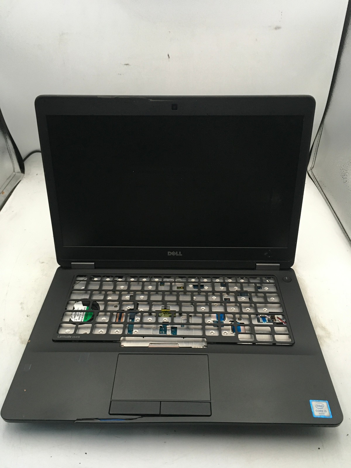 DELL LATITUDE E5470 – FOR PARTS/NO POWER – INTEL I5 6TH GEN – NO RAM – READ – BB