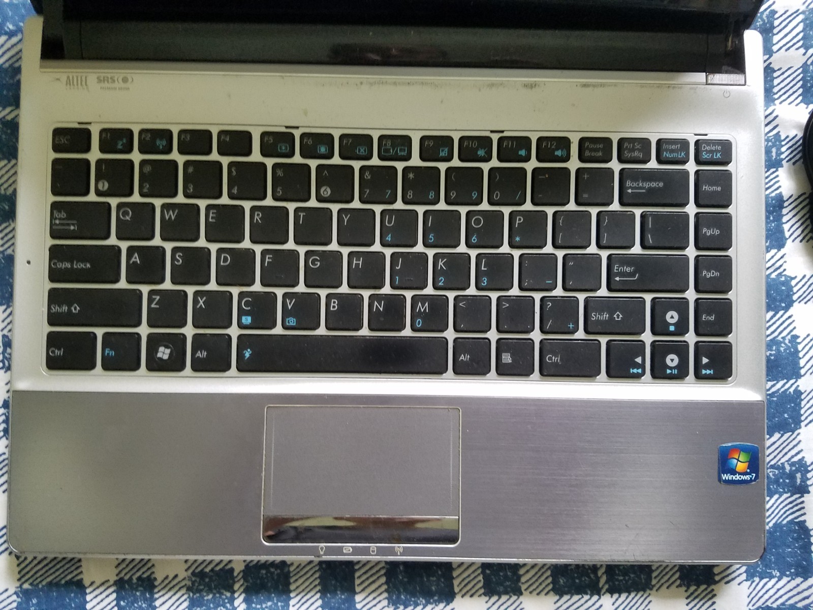 ASUS laptop U30J Laptop Intel Core i3 M370@ 2.4GHz 4GB 320GB HDD Windows 10