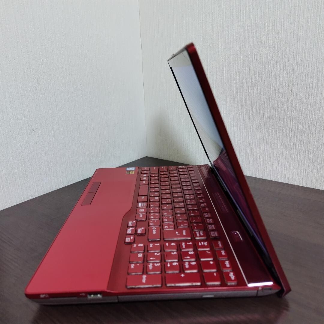Fujitsu LIFEBOOK AH53/B3 8th i7 high speed SSD 512gb 8gb Notebook PC 17