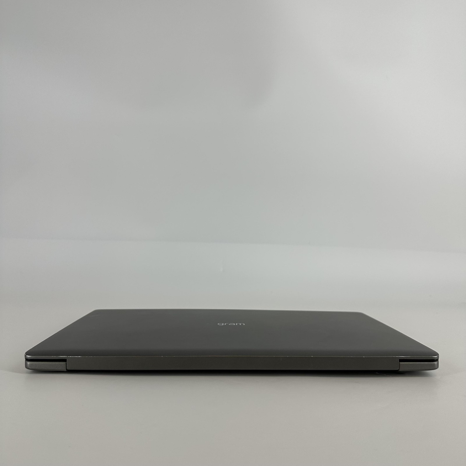LG Gram 15 2021 Silver FHD i5-1135G7 2.40GHz 16GB 256GB SSD Good WHITE SPOT