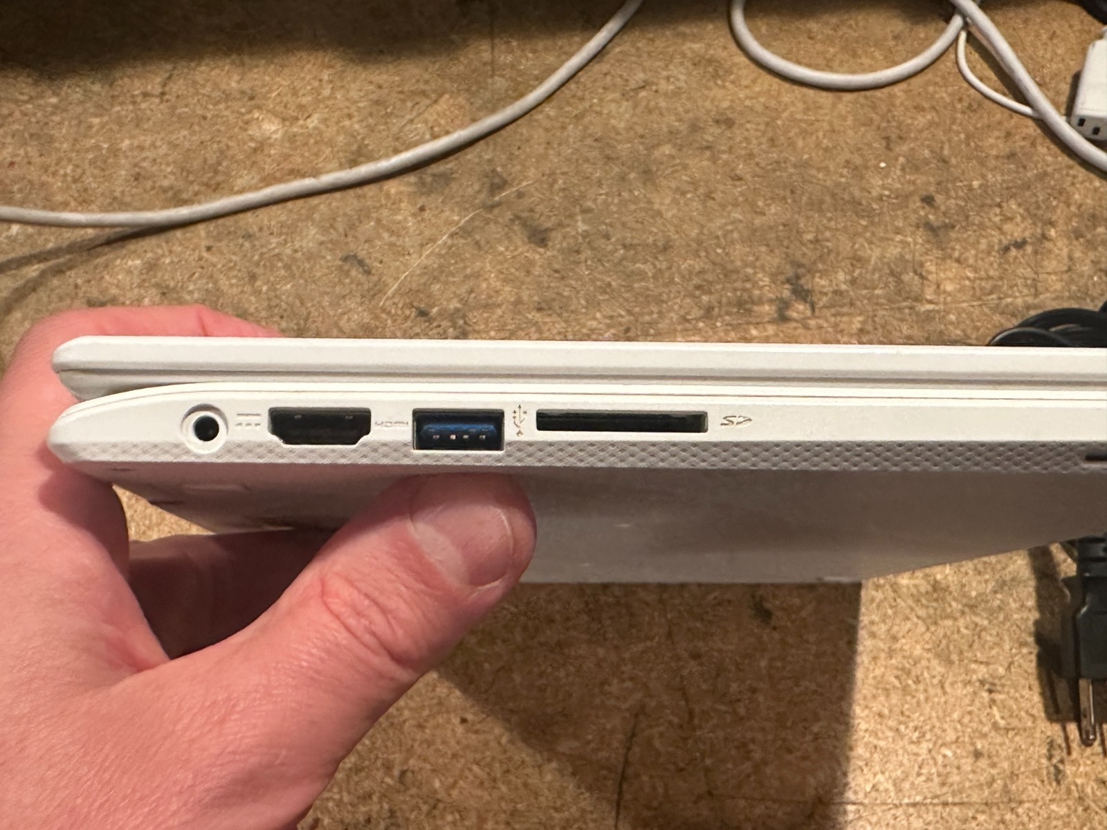 Acer ChromeBook N1Q10 CB3-131 Series White Working w Adapter