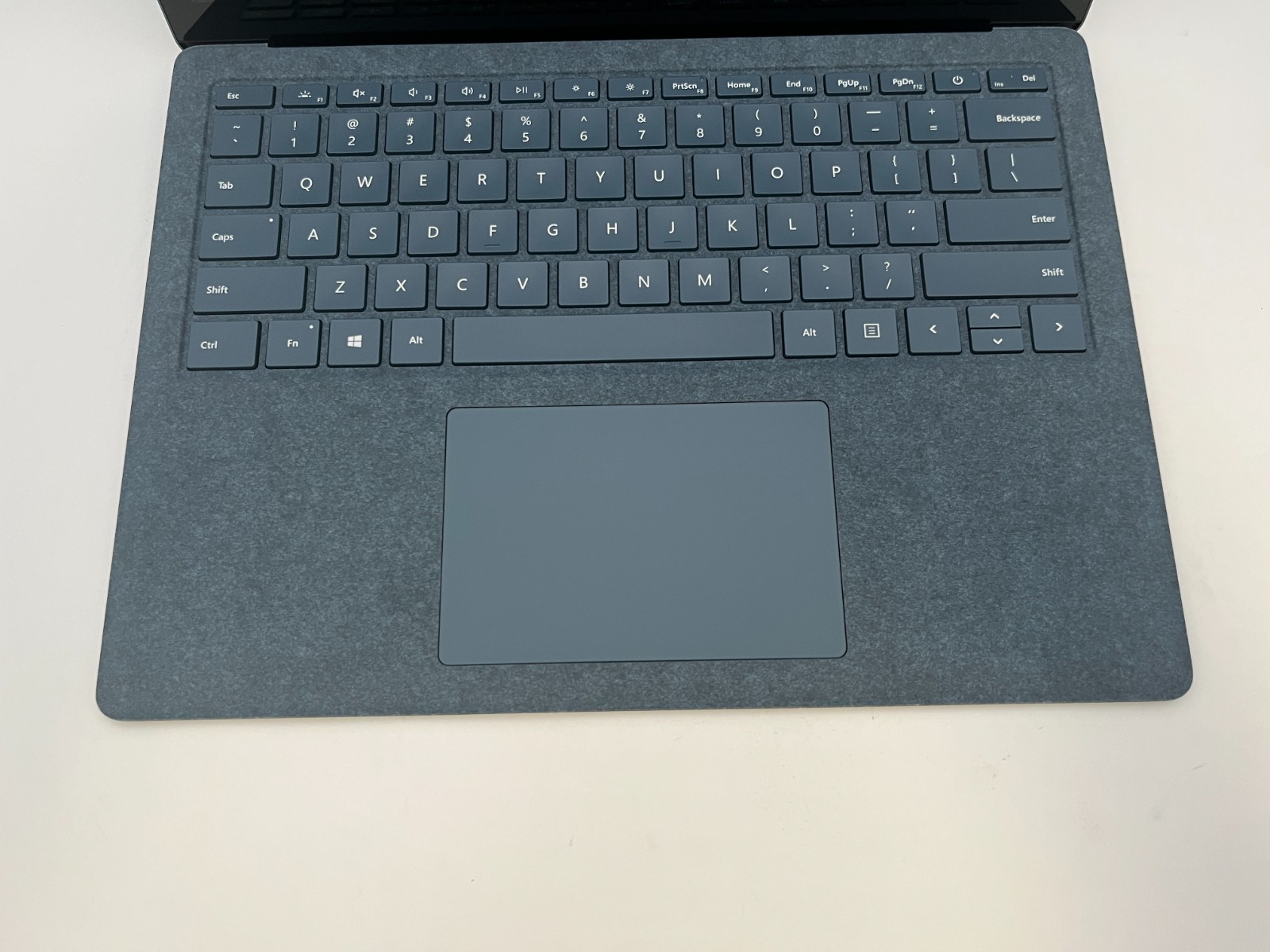 Microsoft Surface Laptop 3 13.5” Intel Core i5-1035G7 16GB RAM 256GB NVME-A