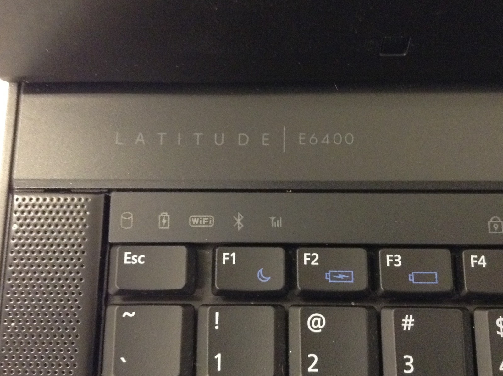 Dell Latitude E6400 14″ Core 2 Duo P8700 2.53GHz Laptop w/4GB, DVD-RW, No HD