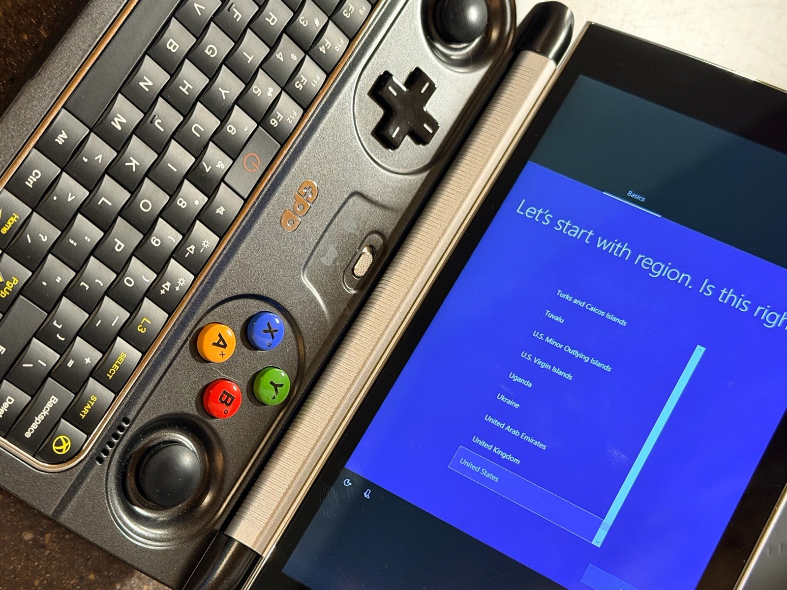 GPD Win 2 Handheld Gaming PC 512GB SSD Windows 10/11 Pocket Laptop w/case