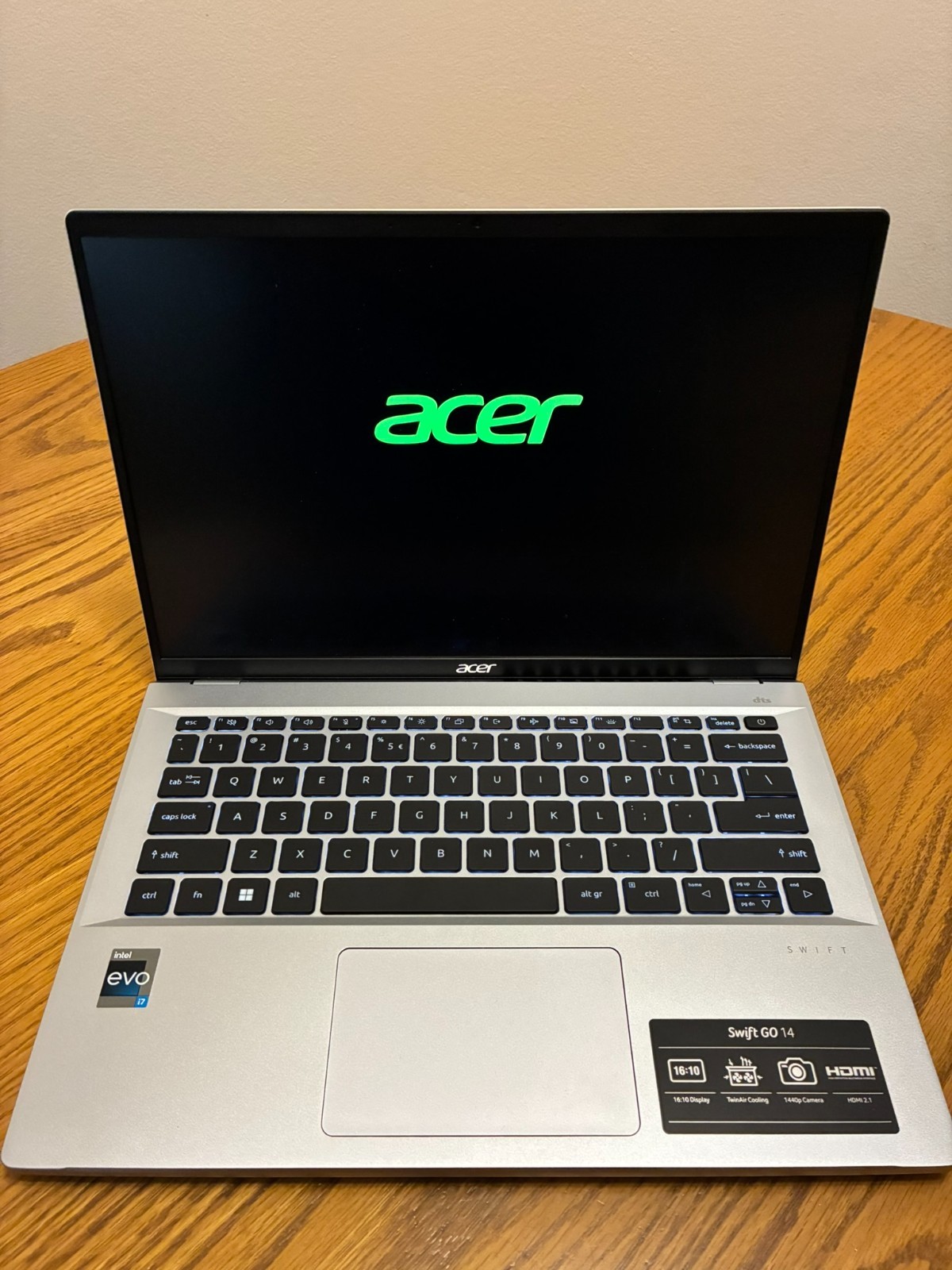 Acer Swift Go Intel Evo Thin & Light (SFG14-71T-72QV) Laptop