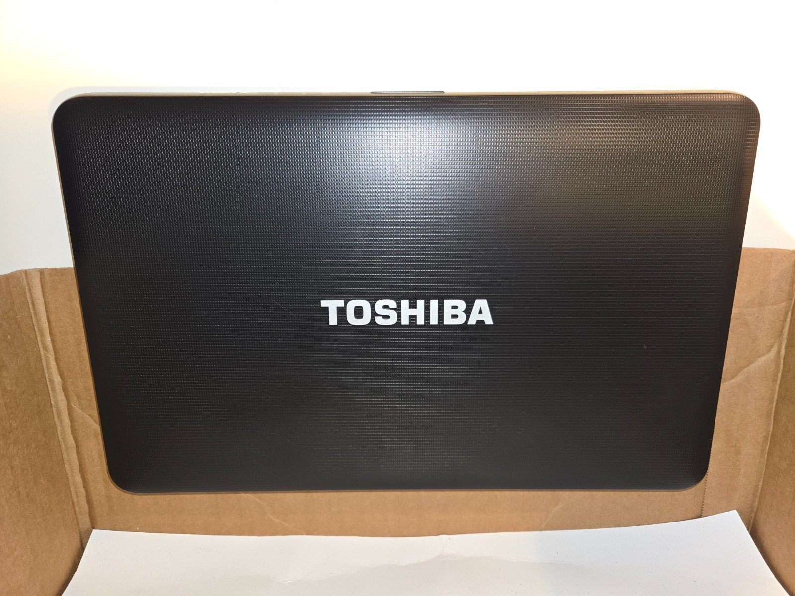 Toshiba Satellite C850- Intel 8GB DDR3 320Gb Laptop Computer