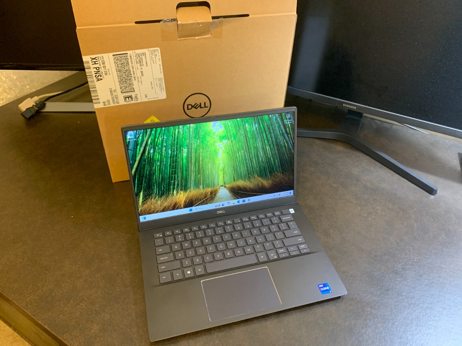 Dell Vostro 5402 14-Inch Laptop i7, 16 GB RAM, 500 GB Hard Drive, VERY GOOD Cond