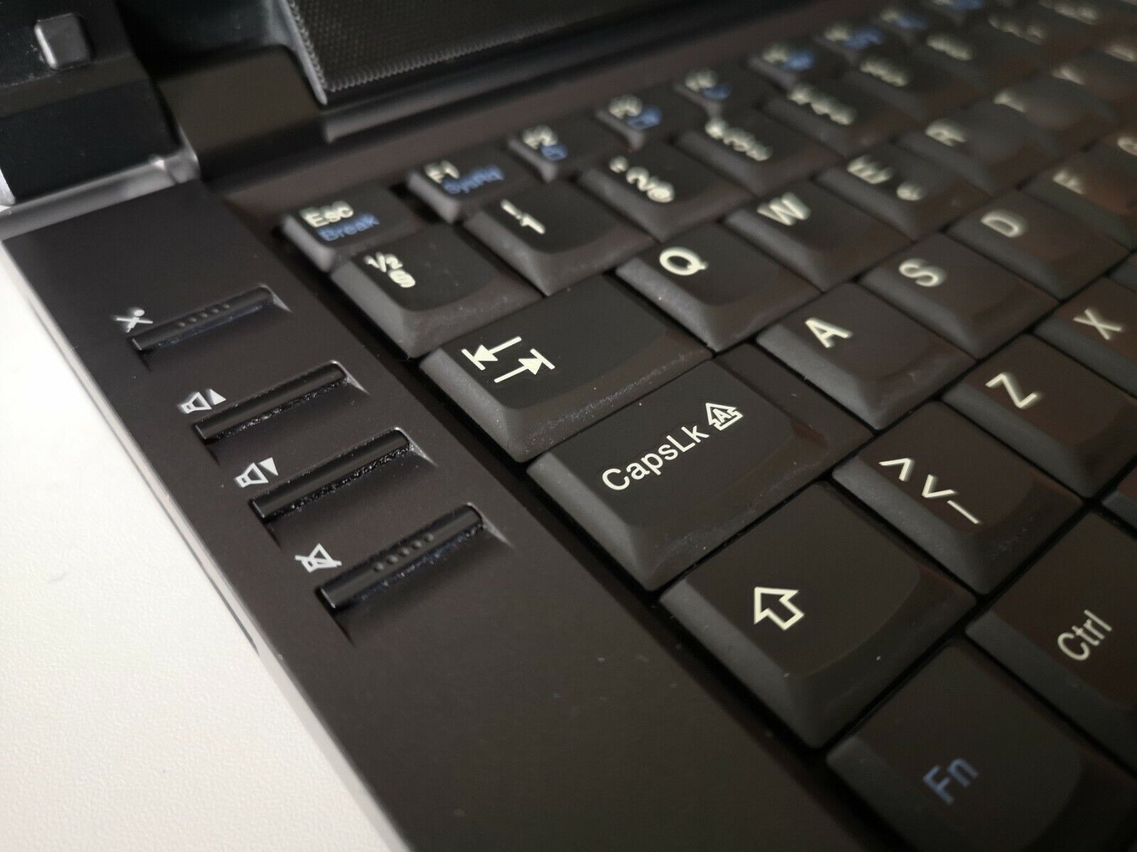 Laptop Lenovo ThinkPad L412 14.1 inch HD i5-520M, 2GB/160GB HDD Windows 7 Pro