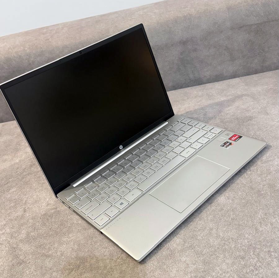 HP Pavilion Aero 13 | Ryzen 7 | 16GB | 512GB SSD | 1kg Ultralight + Extras
