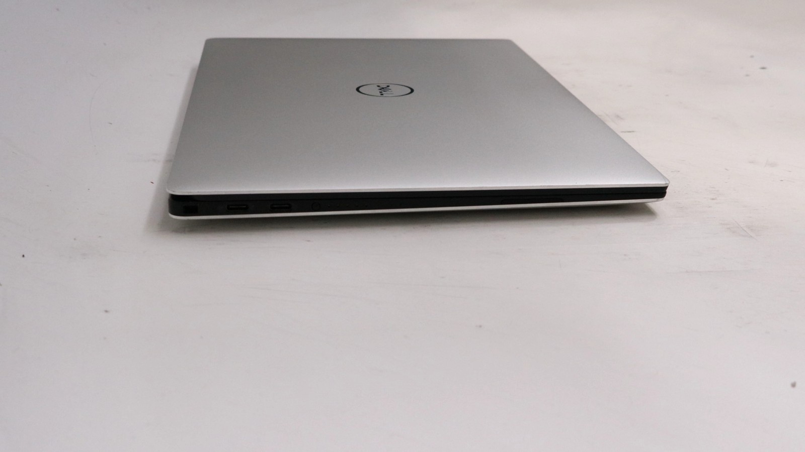 Dell XPS 13 7390 13″ i7-10710u 16GB 512GB – Good