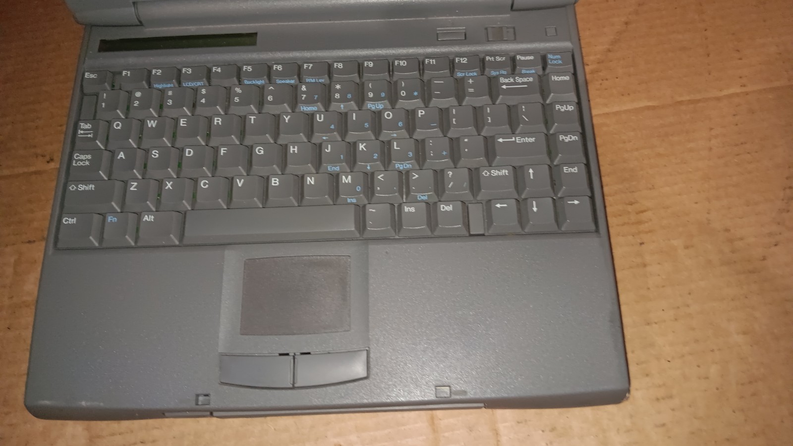 Vintage NEC Versa 4080H Laptop Intel Pentium 120 MHz 10.4″ TFT Color LCD Screen