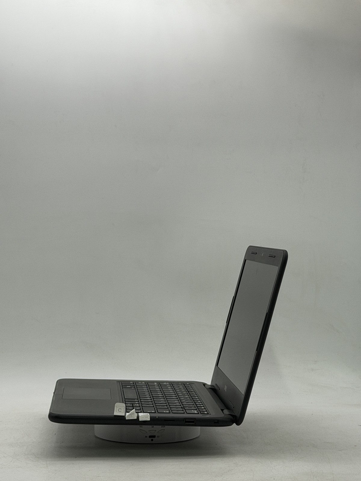 Dell Latitude 3310 13.3in i5-8265U 8GB 128GB NO OS – Read –