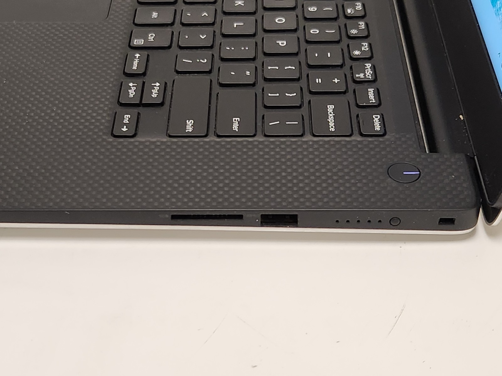 Dell Precision 5530 15.6″ FHD i7-8850H 2.6Ghz 16GB RAM 256GB SSD W11P P1000 + AC