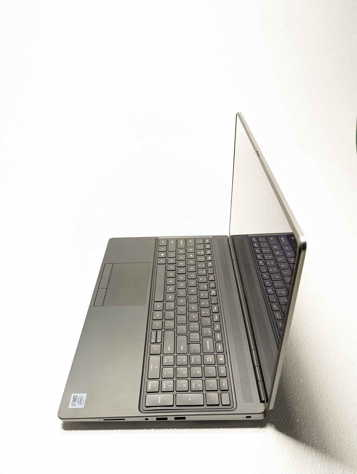 DELL PRECISION 7550 I7-10850H 2.7GHz 16GB RAM 256GB SSD GRADE D