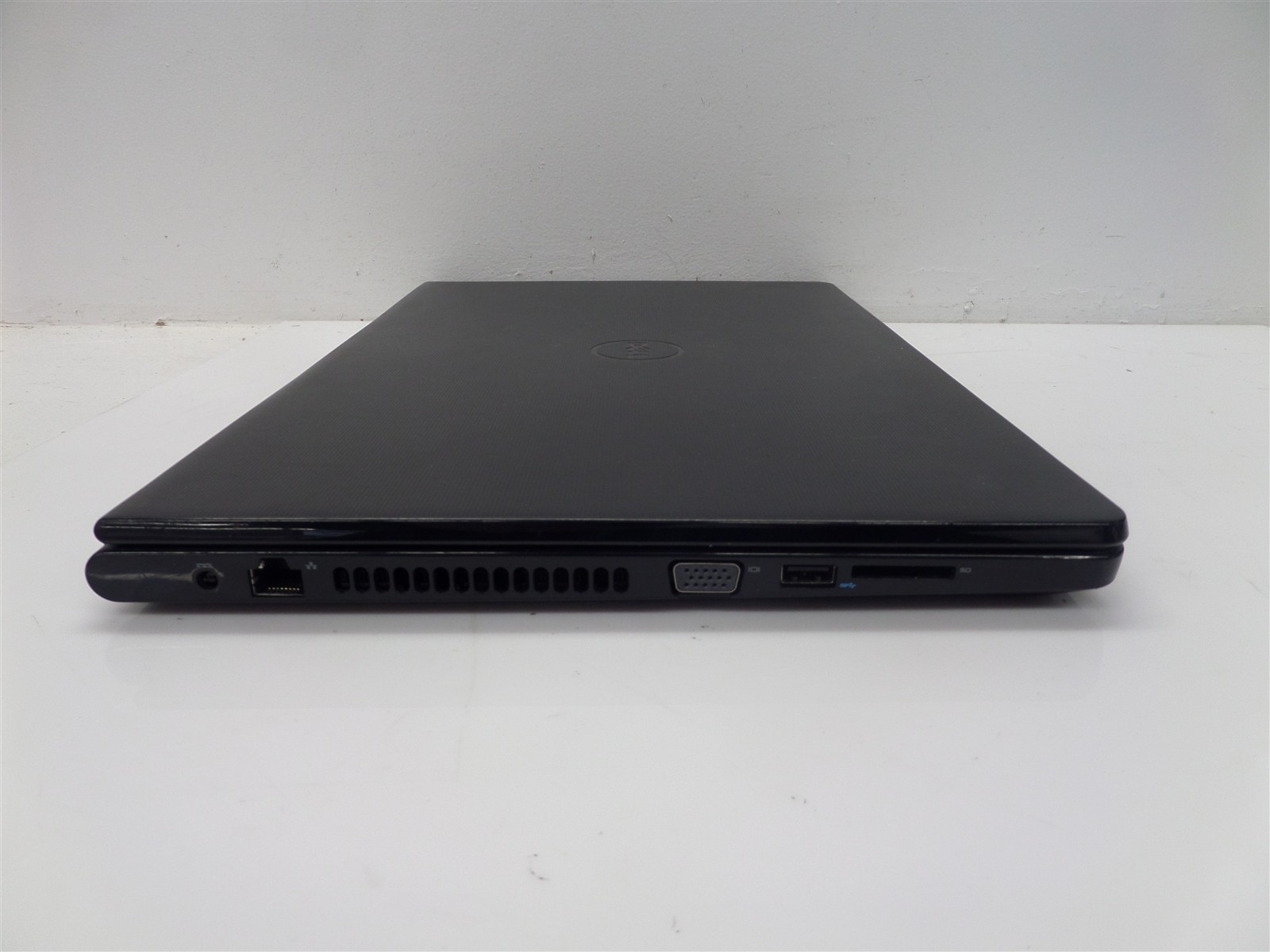 Dell Vostro 3558 15″ Laptop w/ i3-4005U 1.7GHz CPU 4GB RAM – No HDD/OS