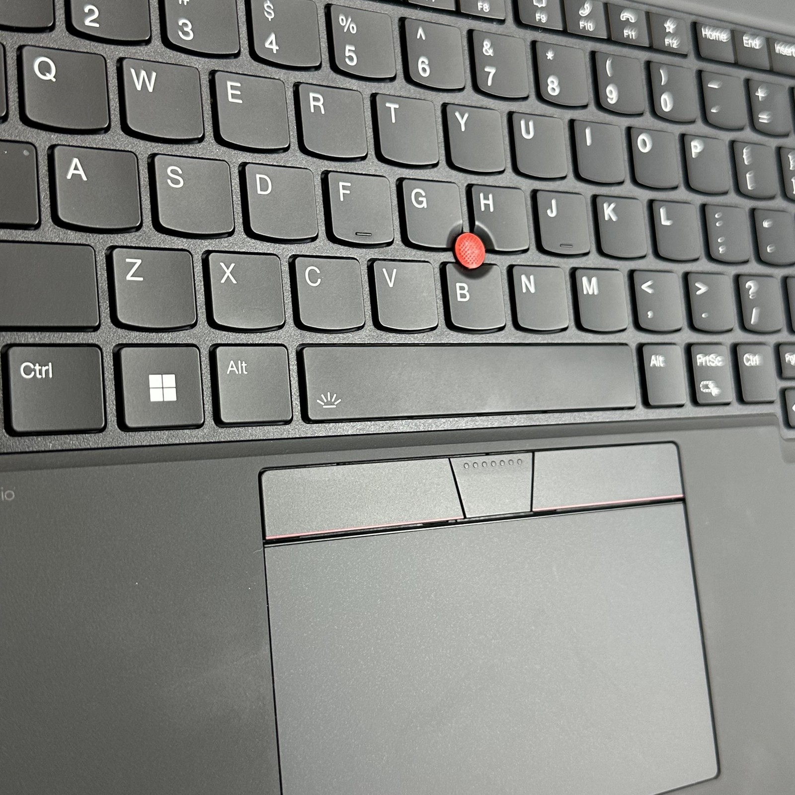Lenovo ThinkPad T16 Gen 1 Gray FHD+ 2.2 GHz i7-1270P 16GB 512GB SSD Very Good