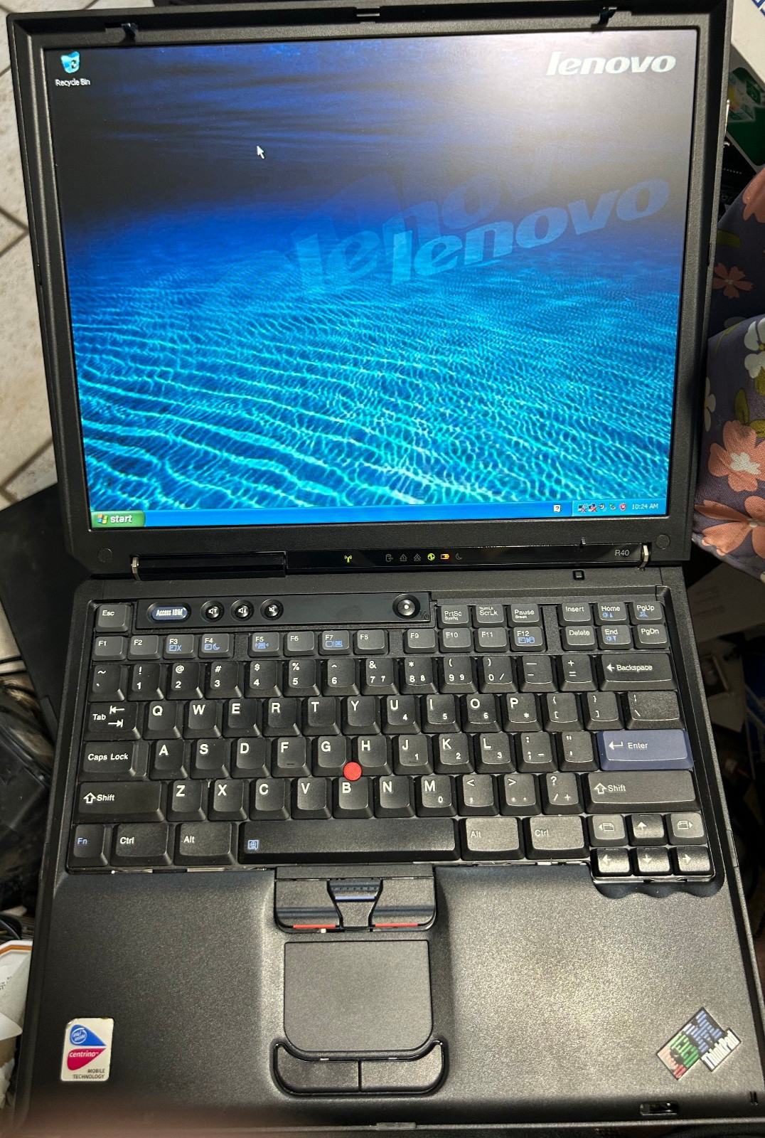 IBM ThinkPad R40 Laptop, XP Proffesional , 15″ LCD, Centrino, 60GB DD, 1GB RAM
