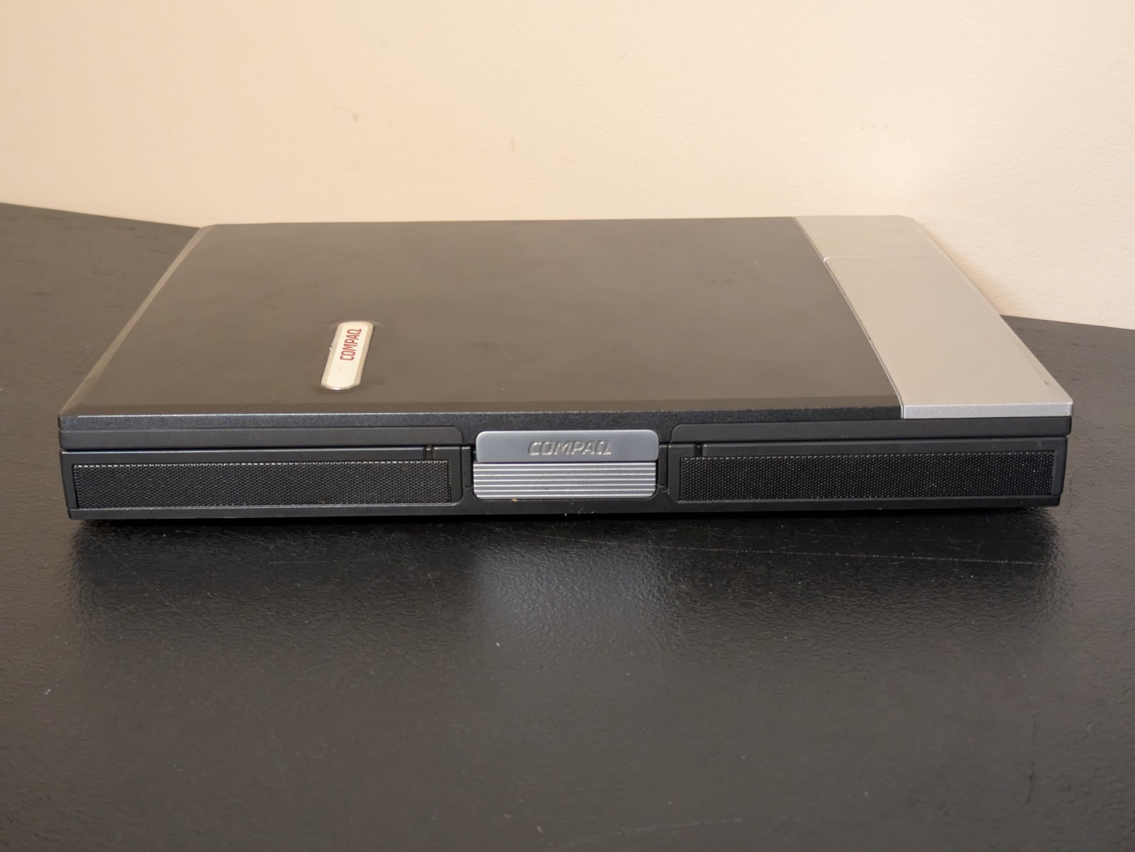 PARTS REPAIR Compaq N1000v Vintage Laptop Series PP2140 Model 1456QL1T NO POWER