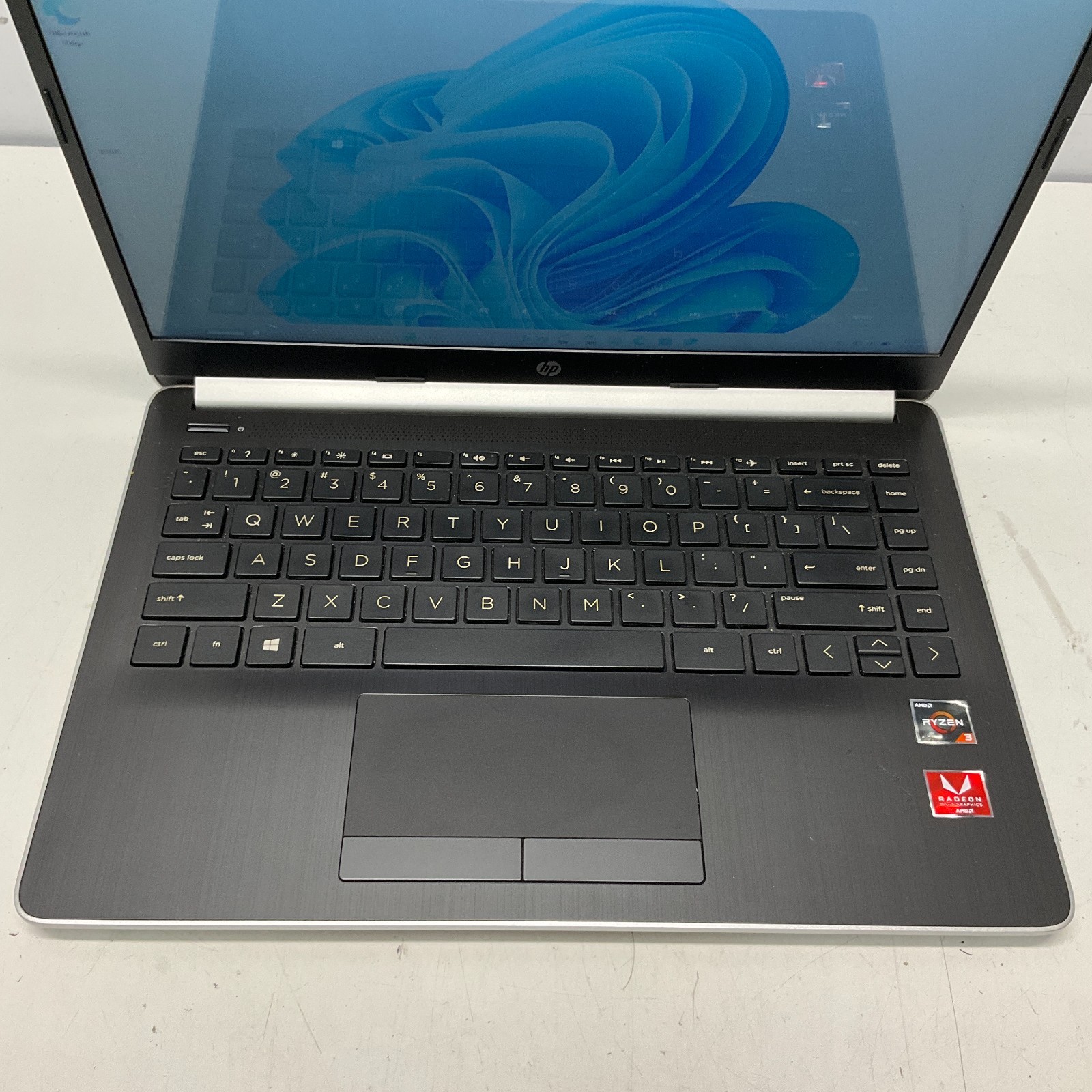 HP Laptop 14-dk0022wm Laptop AMD Ryzen 3 3200U 4GB 128GB SSD Windows 11 Pro