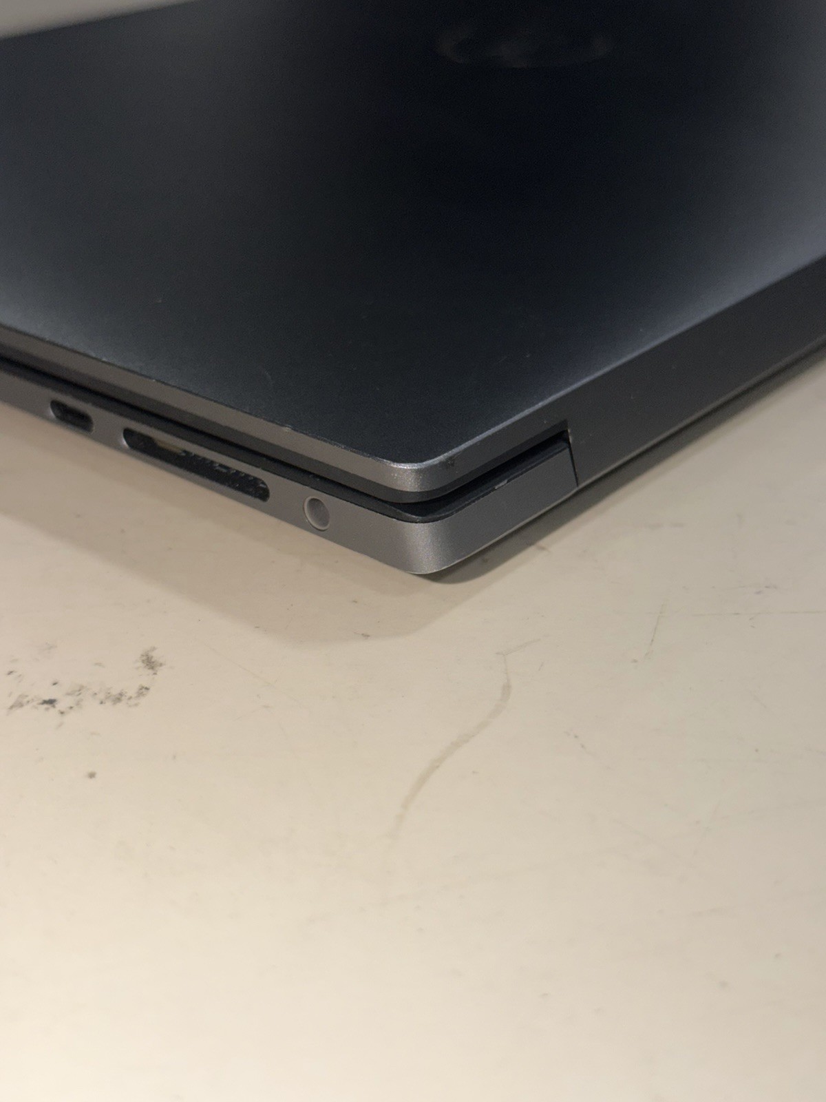 Dell Precision 5570 15.6 Gray 2.5 GHz i9-12900H 64GB 512GB SSD RTX A2000 Grade C