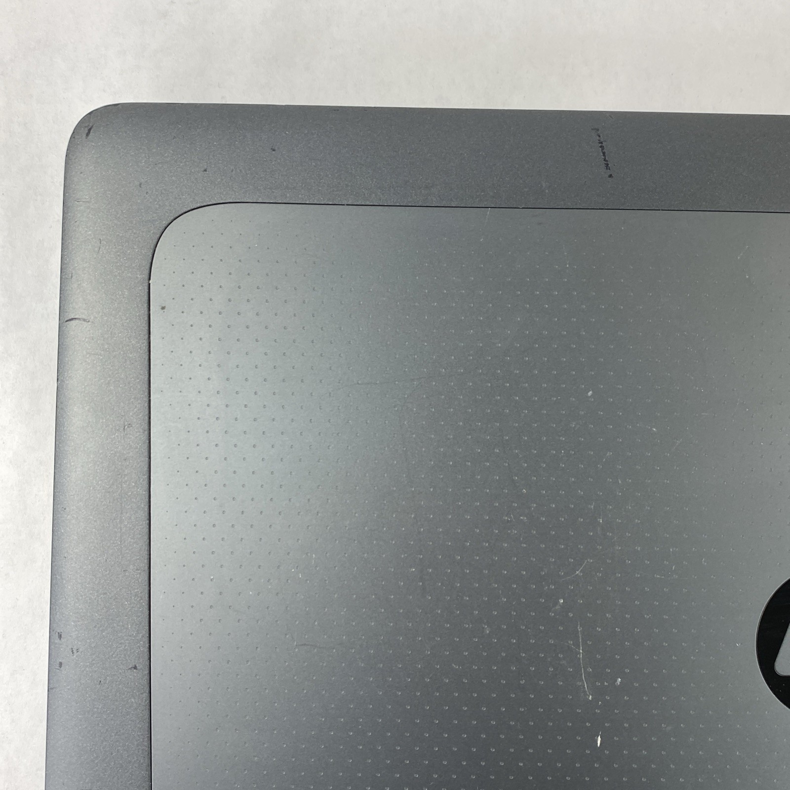 HP ZBook 17 G3 Xeon E3 1535M v5 2.90 GHz 16 GB RAM 17.3″ No Battery No HDD No OS