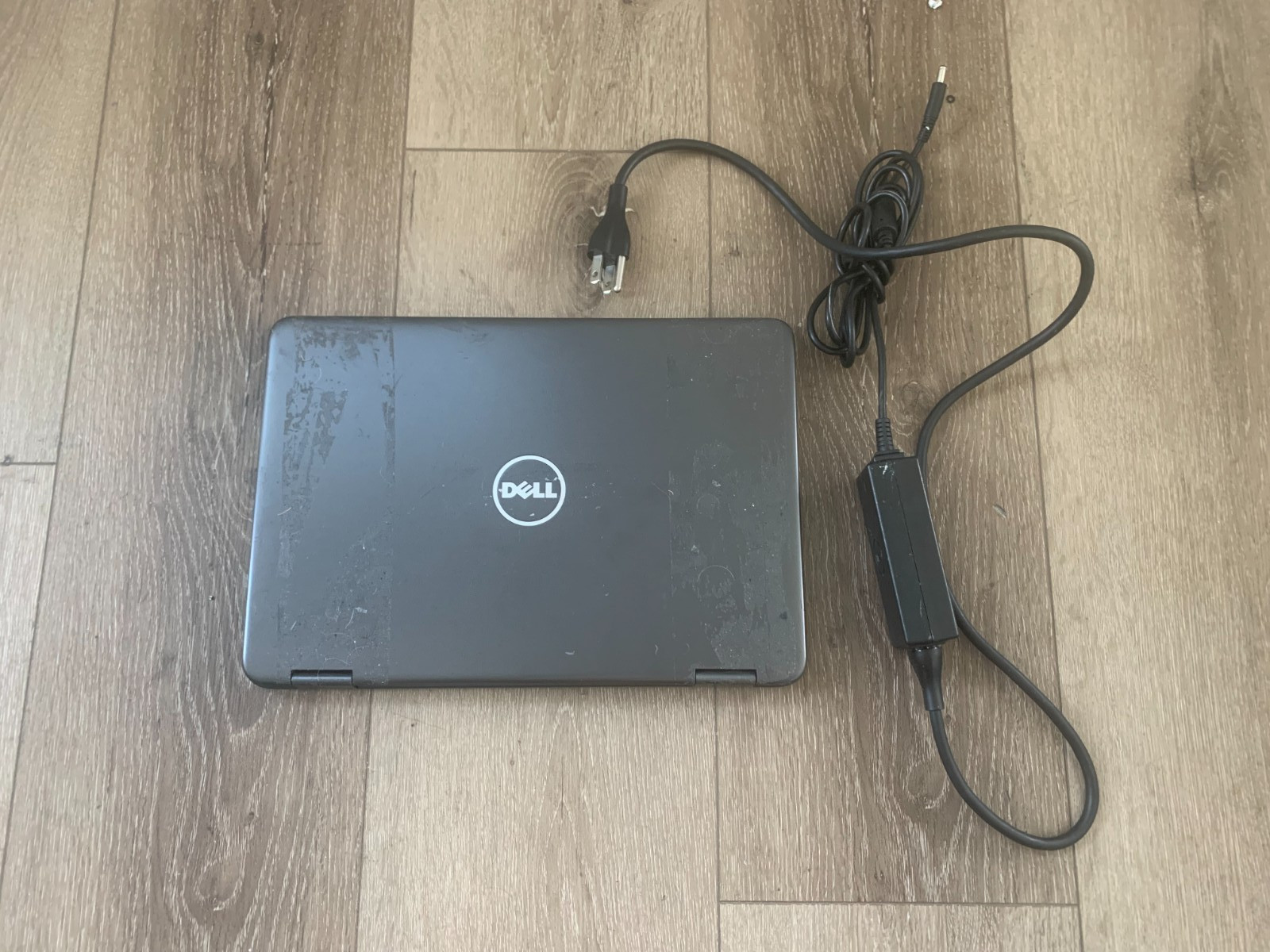 Dell Inspiron 3185 11.6″ AMD A9-9420e Radeon R5 1.80GHz 4GB RAM 500GB HDD Win10