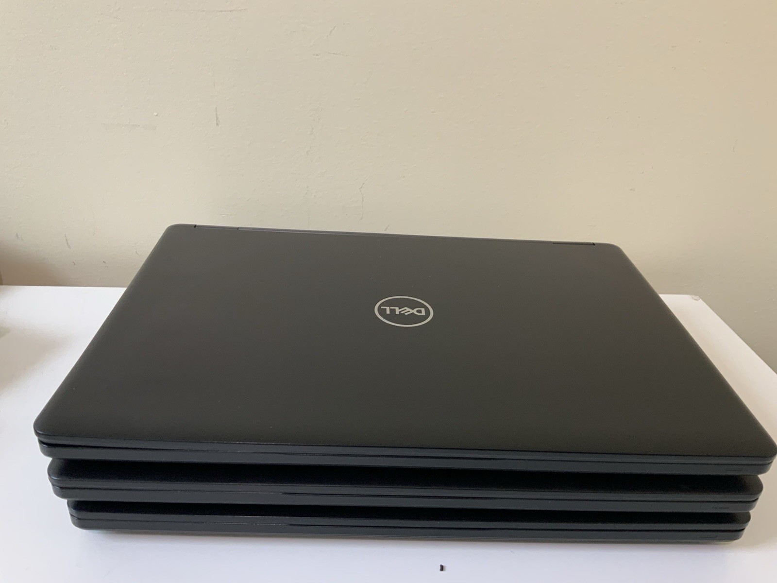 Dell 5490 Latitude 14-Inches i7-8650U 8GB RAM 256GB SSD Laptop