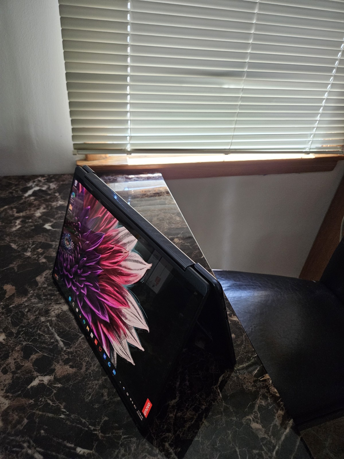 Lenovo Yoga 9i 2-in-1 14-inch 2.8K OLED