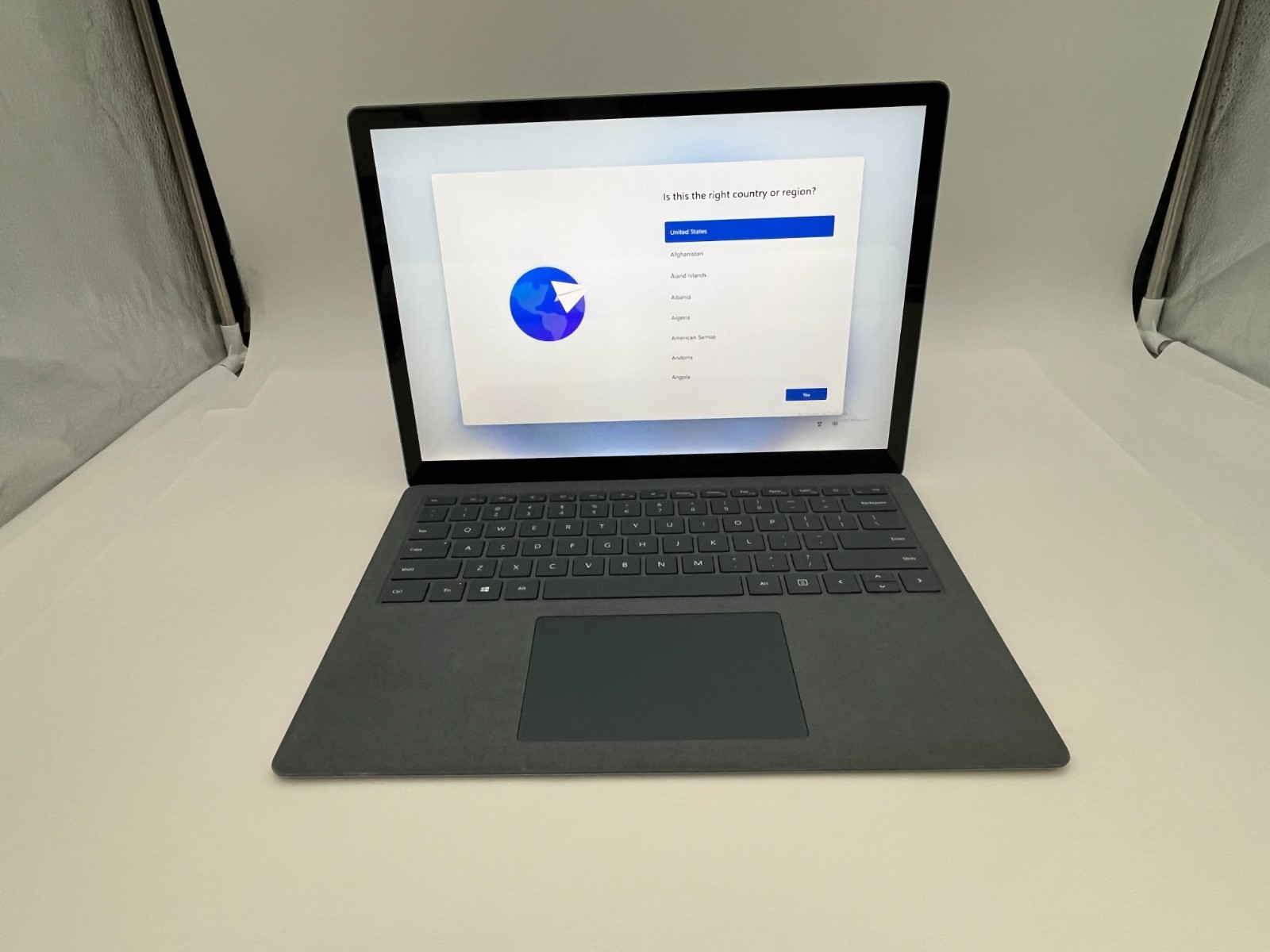 Microsoft Surface Laptop 4 1950 13.5″ Touch i7-1135G7@2.40GHZ 8GB RAM 512GB NVME