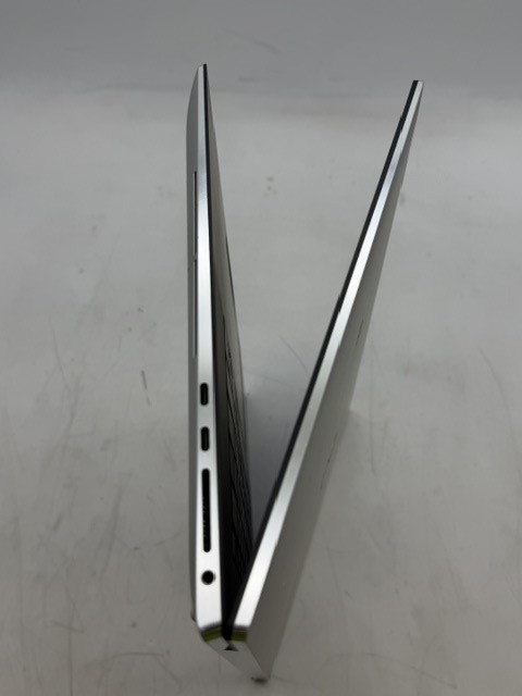 Dell XPS 17 9720 i7-12700H 1TB SSD 8GB DDR5 GeForce RTX 3050 W11P Touchscreen