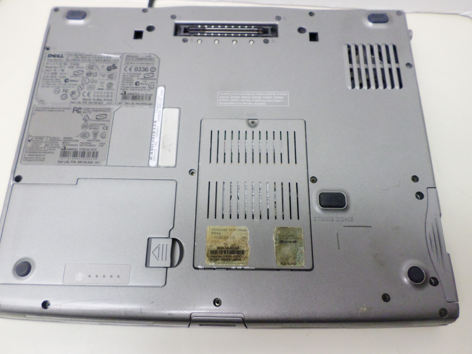Dell Latitude D520 laptop Core 2 Duo 1.66GHz 1GBRAM 80 GB CD Serial port Wifi