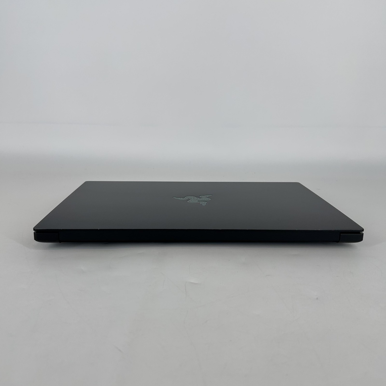 Razer Blade 14 2K 3.3 GHz Ryzen 9 5900HX 16GB 2TB SSD NVIDIA RTX 3080 Good