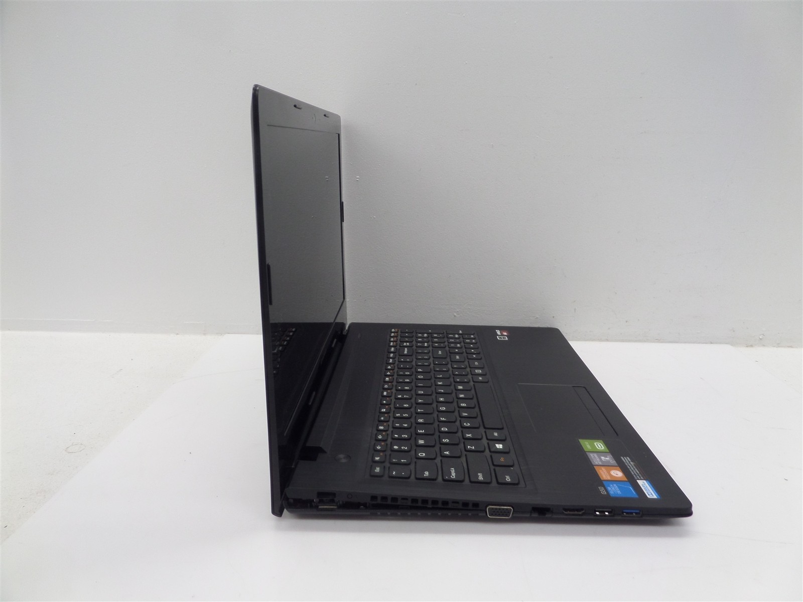 Lenovo G50-45 Laptop w/ AMD A8-6410 2GHz APU 4GB RAM – No HDD/OS, Broken Hinge