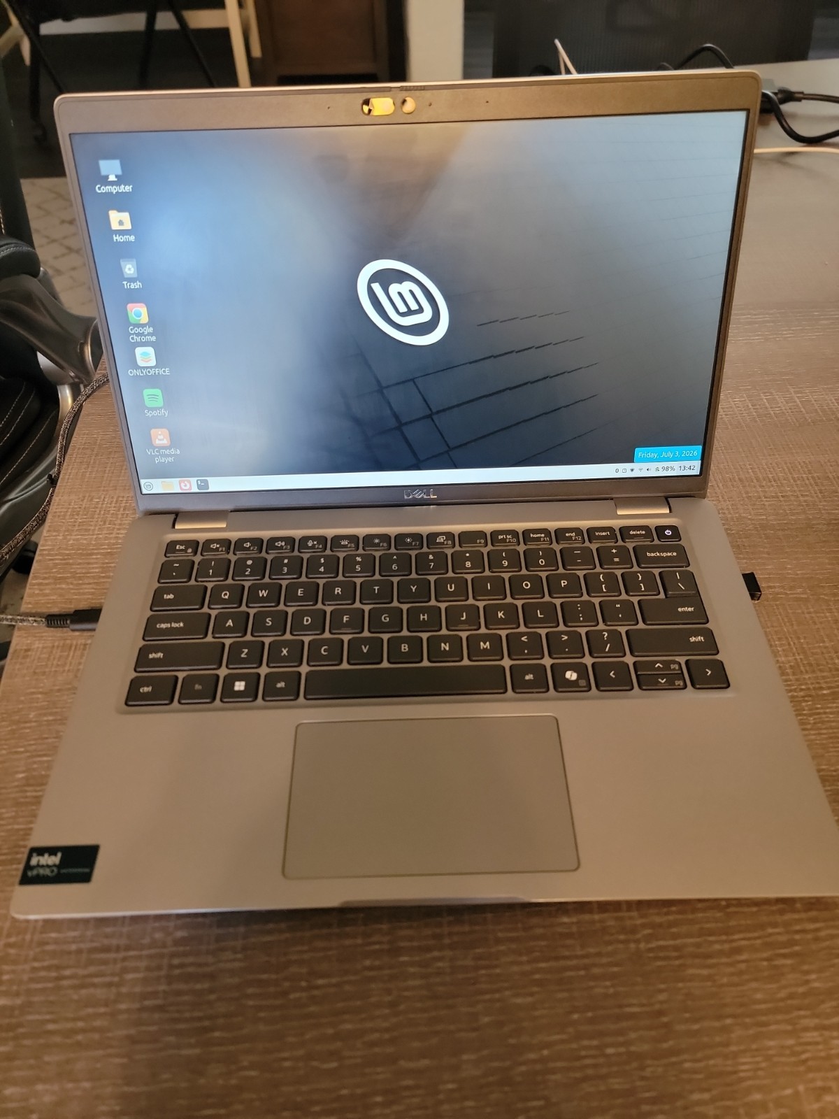 Dell Latitude 5450 14″ FHD Core Ultra 5 135U 1.6GHz 512GB SSD 16GB RAM W11P