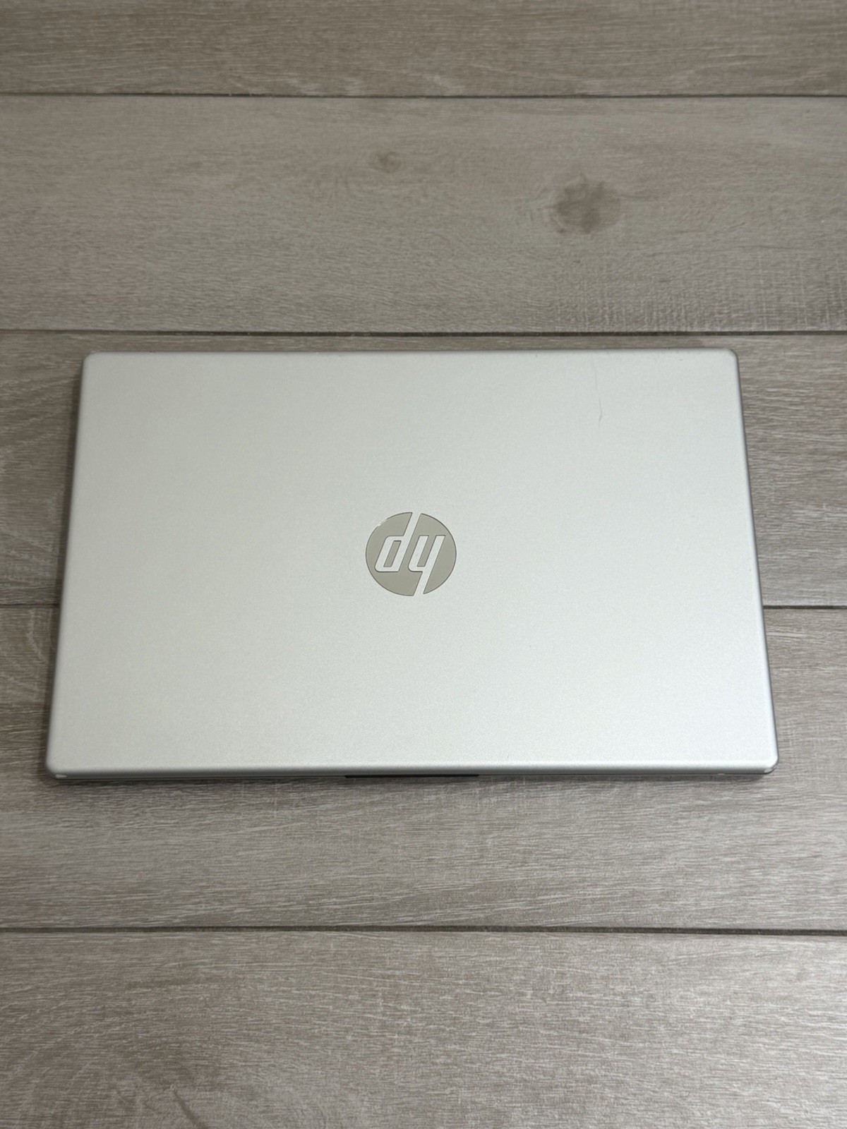 HP Laptop 14-em0233nr 14″ AMD Ryzen 3 7320U 4GB Ram 256GB SSD Silver Windows 11