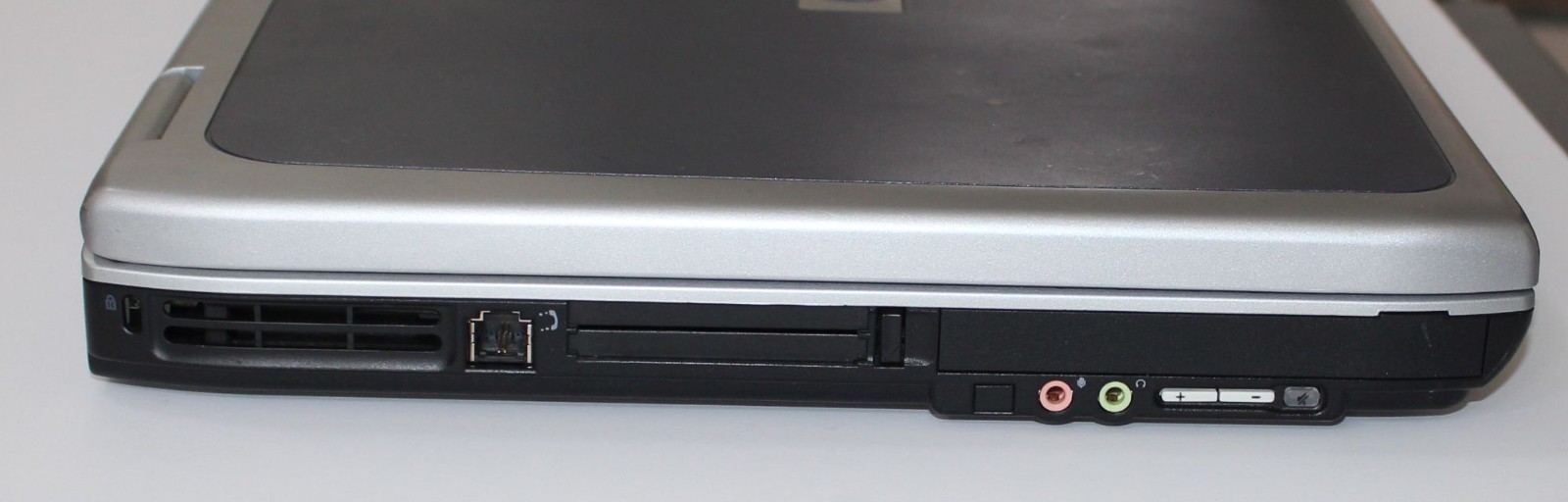 Old HP Pavilion ze4900 Laptop CELERON M for Windows XP – No HDD – As-Is