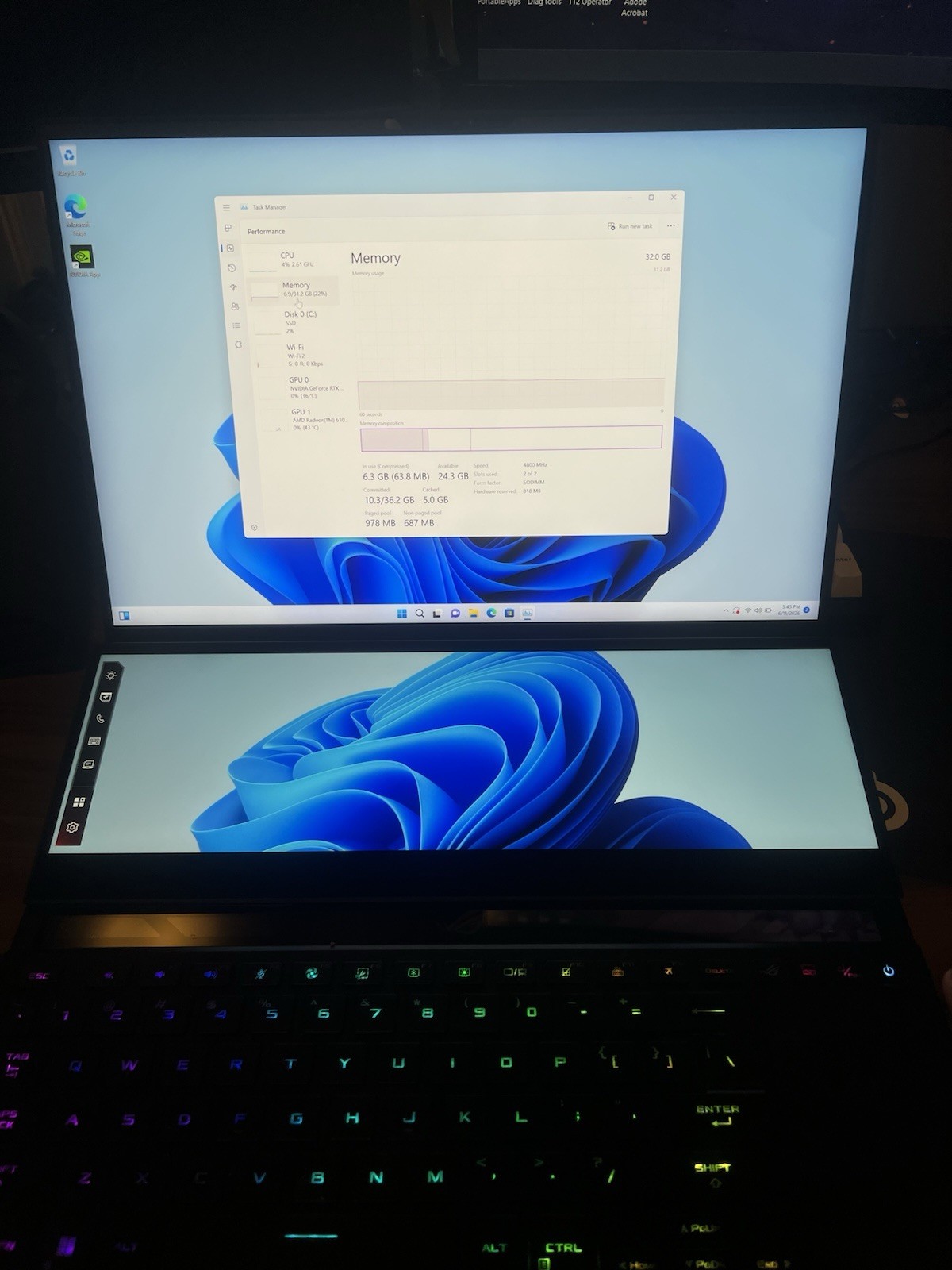 ASUS ROG Zephyrus Duo 16 (RTX 4090, 2TB SSD, Ryzen 9 7945HX, 32GB DDR5)