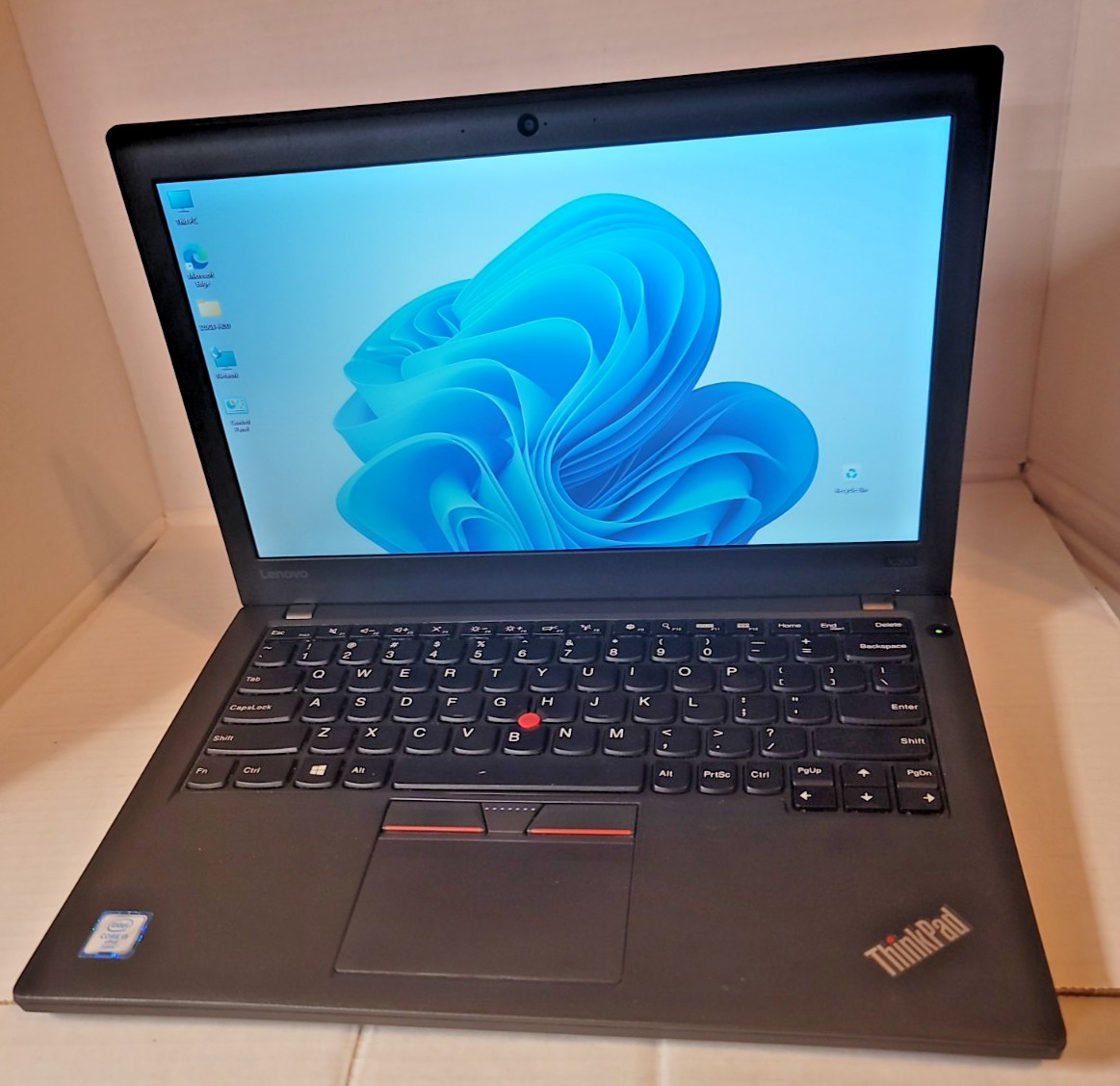 Lenovo ThinkPad X260 Intel Core i5-6300U 8GB RAM, 320GB HDD Windows11 double bat